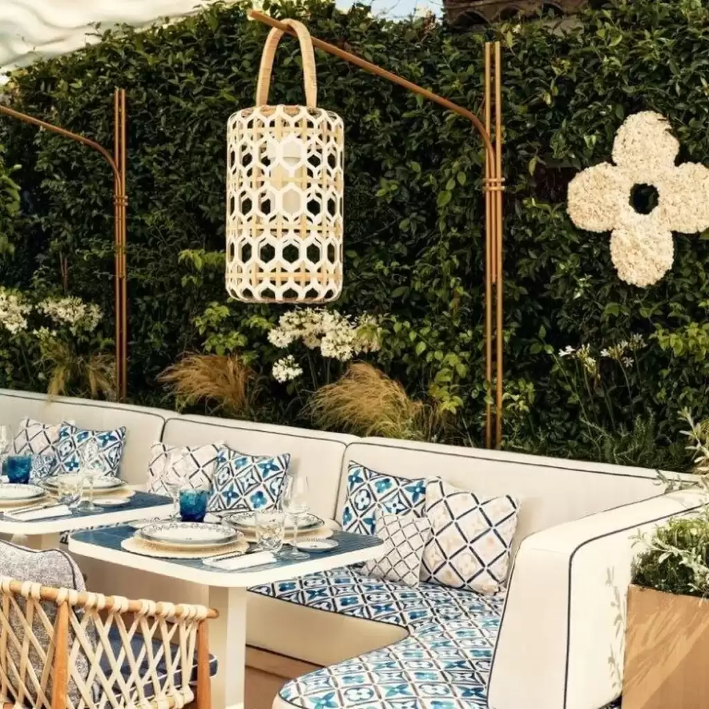 Colaboración de Louis Vuitton en la playa privada del hotel Cheval Blanc Saint-Tropez | Mediolana Expert
