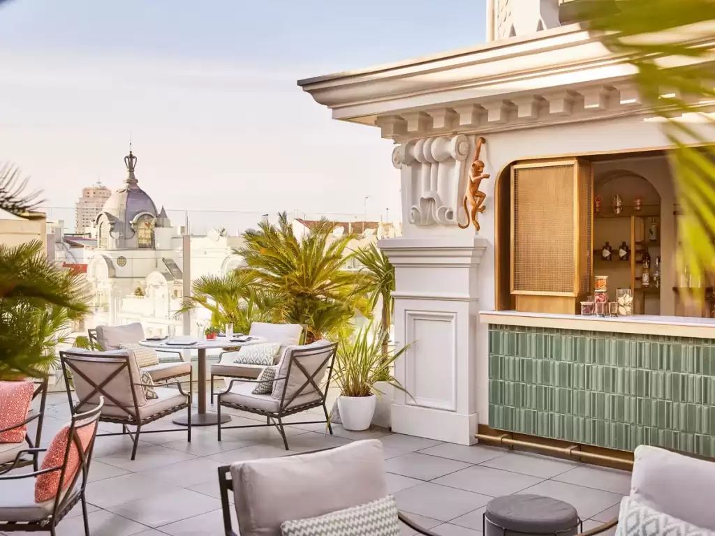 Hermosa terraza y bar en Madrid | Mediolana Expert