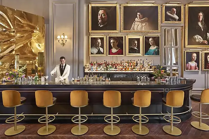 Bar en uno de los mejores hoteles de lujo | Mediolana Expert