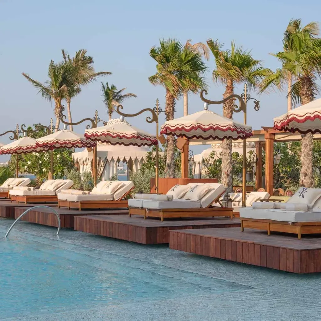 Бассейн с видом на море в Delano Dubai 5* | Туроператор Mediolana Expert