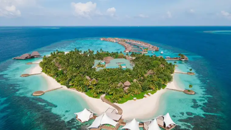 Открывается обновленный W Maldives: новая идея для отдыха на Мальдивских островах в 2025 году
