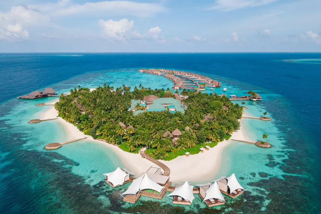 Se inaugura el renovado W Maldives: una nueva experiencia de viaje en las Maldivas para 2025