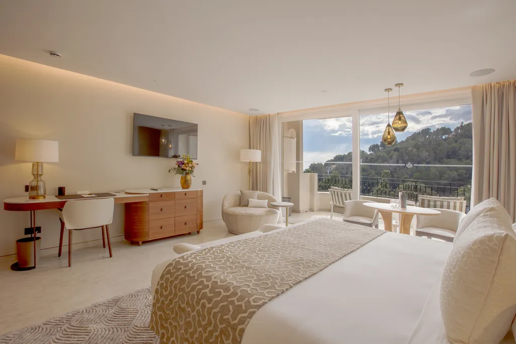 Habitación con vistas a las montañas en ZEM Wellness Clinic Altea