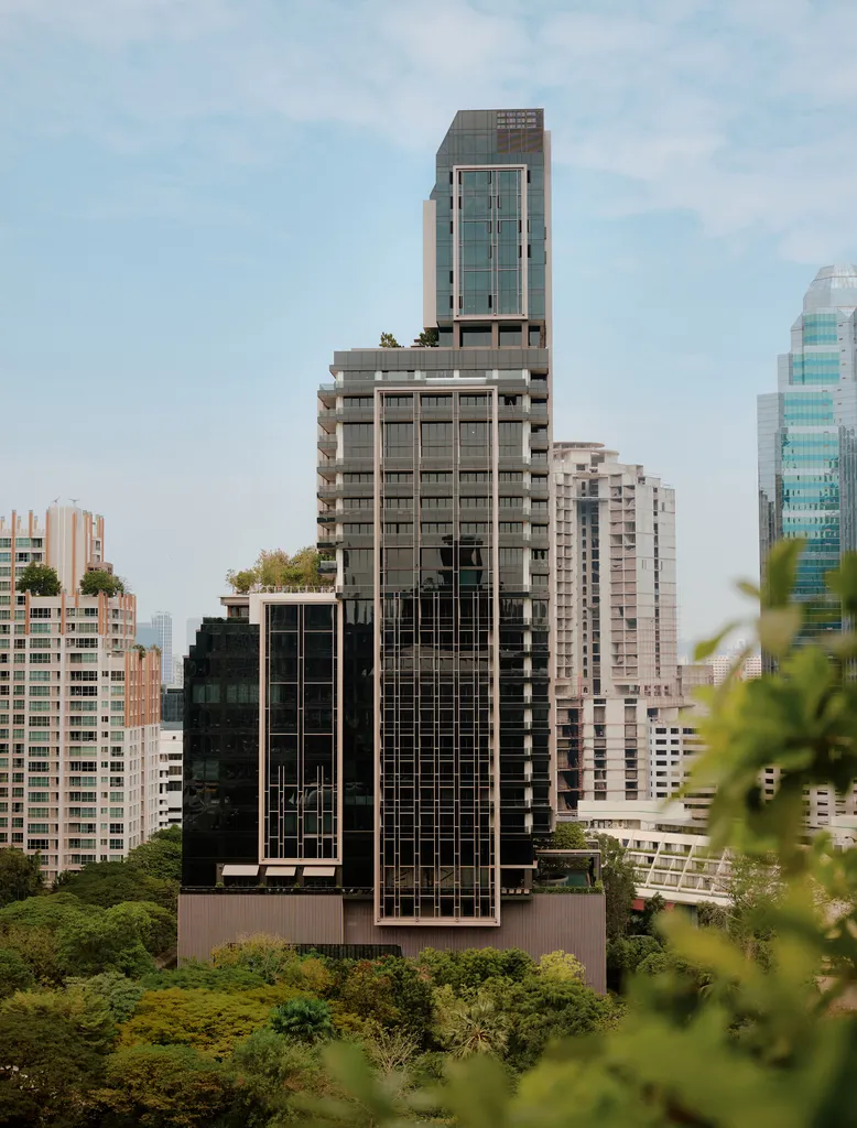 Панорамный вид на Aman Nai Lert Bangkok и парк Nai Lert | Mediolana Expert