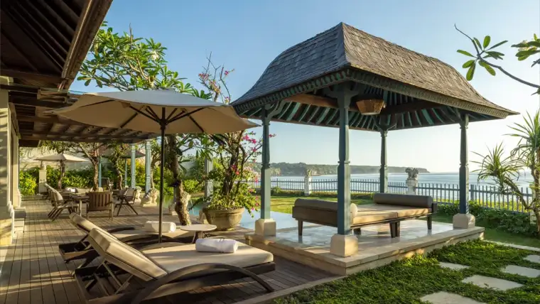 Jumeirah Bali 5* — курорт на побережье Бали