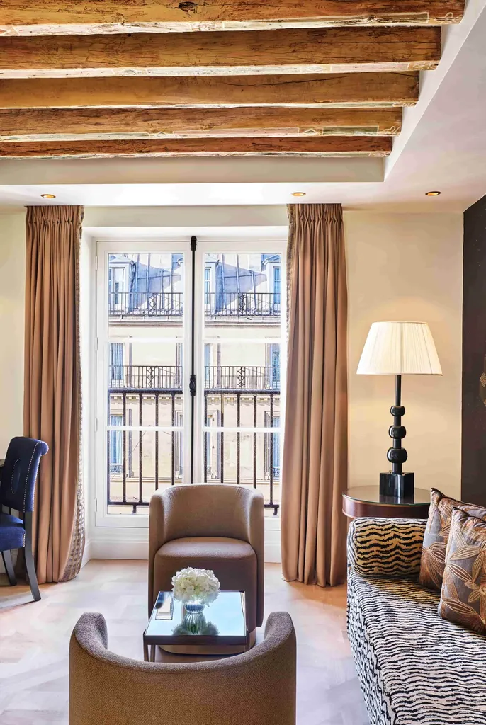 Элегантные люксы отеля Maison Barrière Vendôme