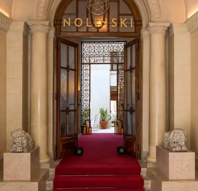 Nolinski Venezia: un nuevo hotel en el corazón de Venecia