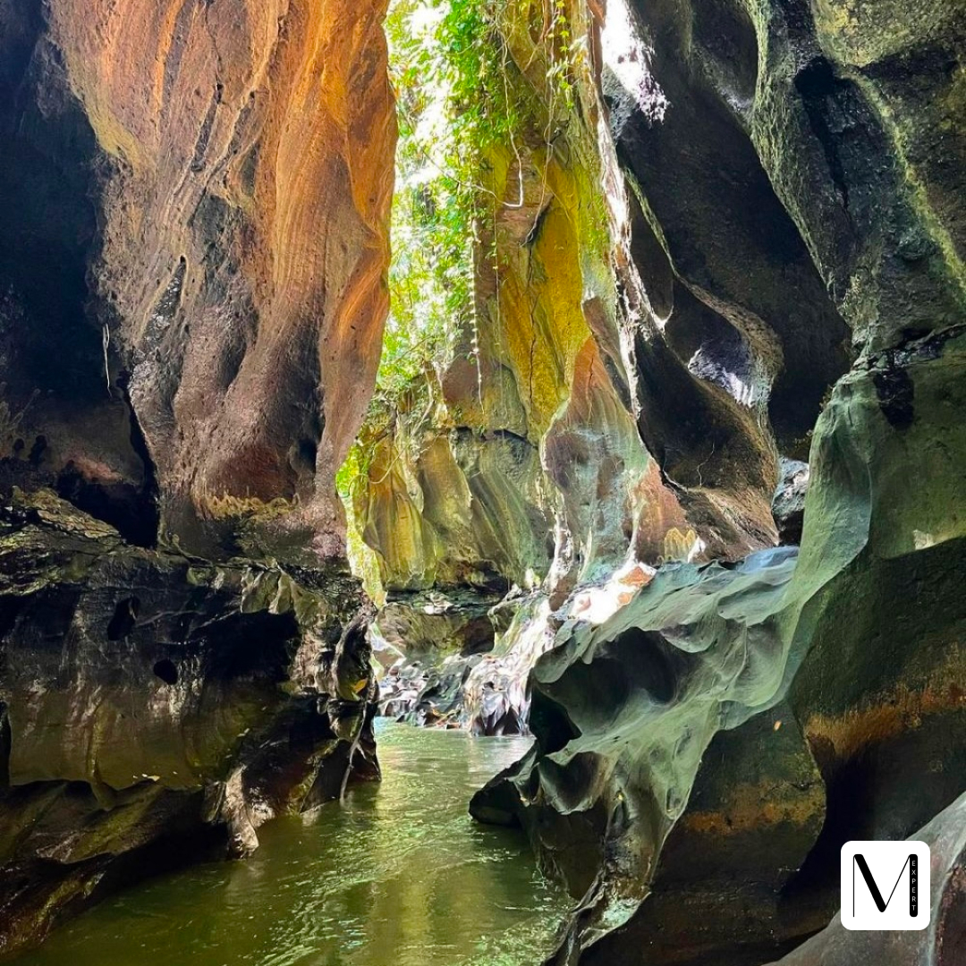 Beji Guwang Hidden Canyon | Mediolana Expert Travel Company - Playas y cascadas ocultas de Bali